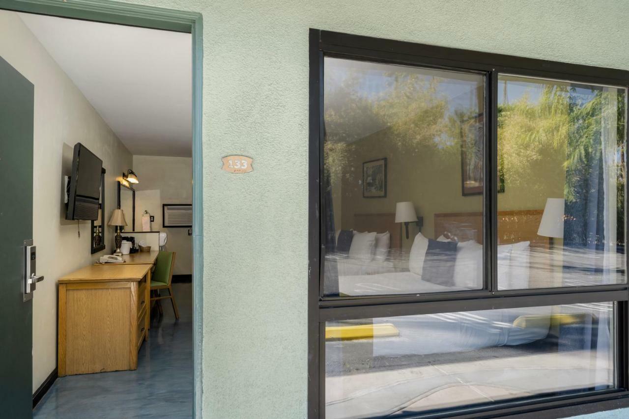 Caliente Tropics Palm Springs Exterior foto